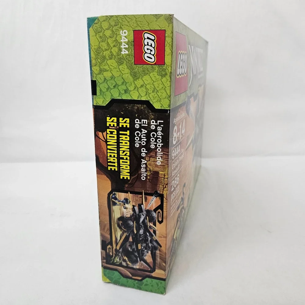 LEGO Ninjago 9444 Cole's Tread Assault Set with Cole ZX 286 Pcs Damaged Box